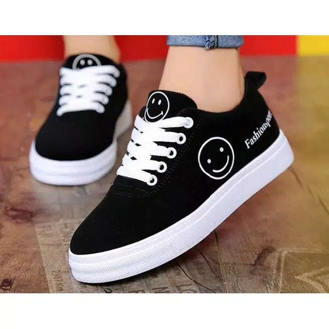 Sepatu Sneakers Wanita  Smile Full Hitam Shopee Indonesia