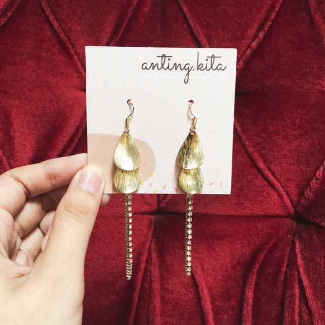 Anting Juntai Panjang Daun