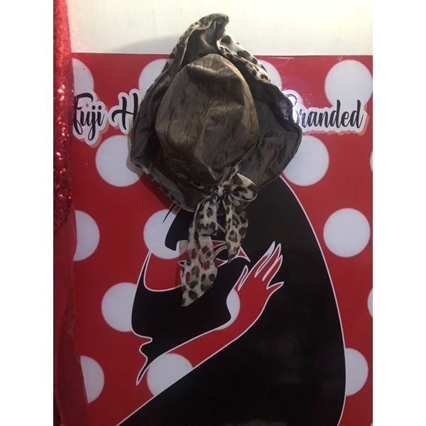 metrocity leopard topi lucu