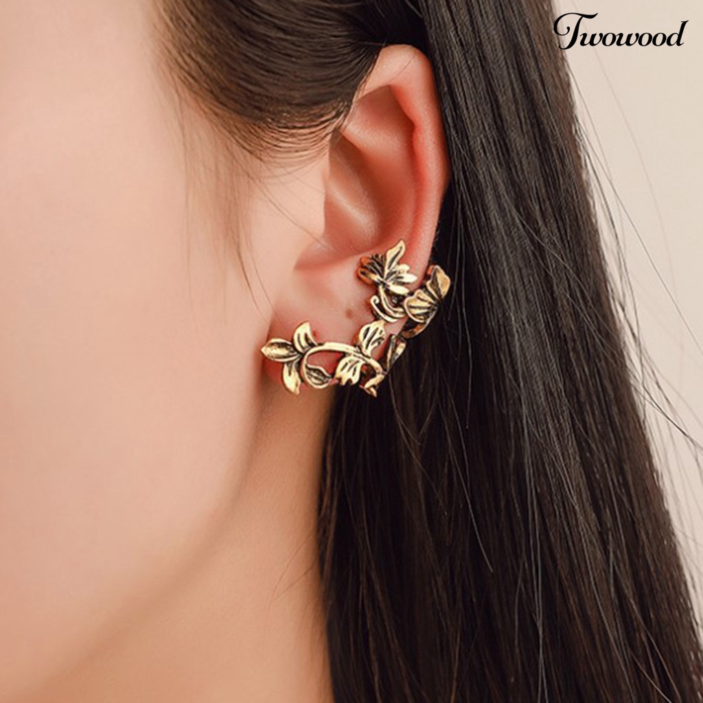 1 Pasang Anting Klip Bentuk Daun Model Hollow Out Untuk Wanita