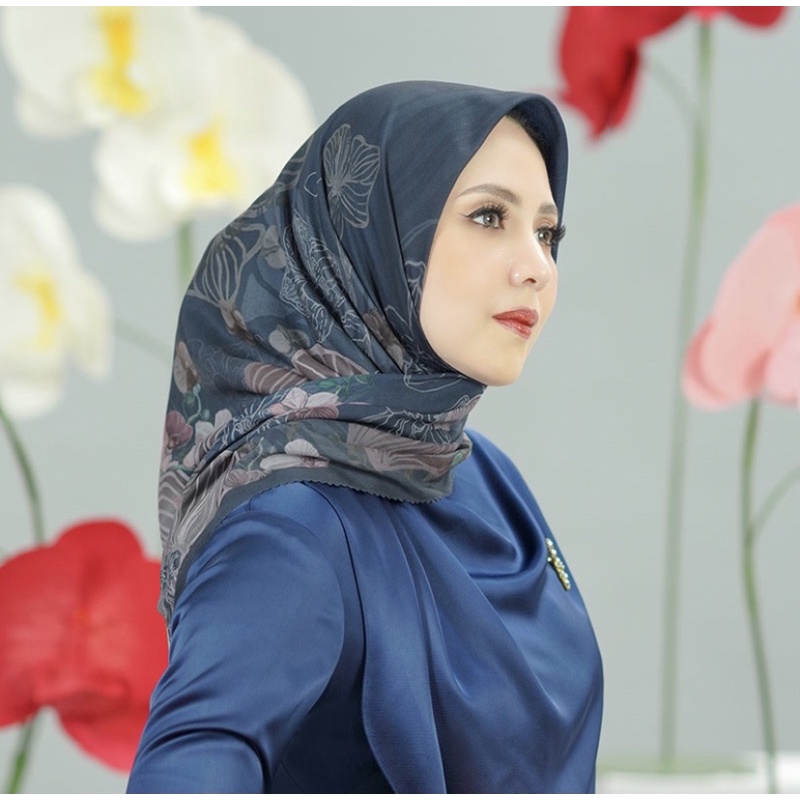 Buttonscarves x Sarah Sofyan Orchide Series Voal Square - NAVY