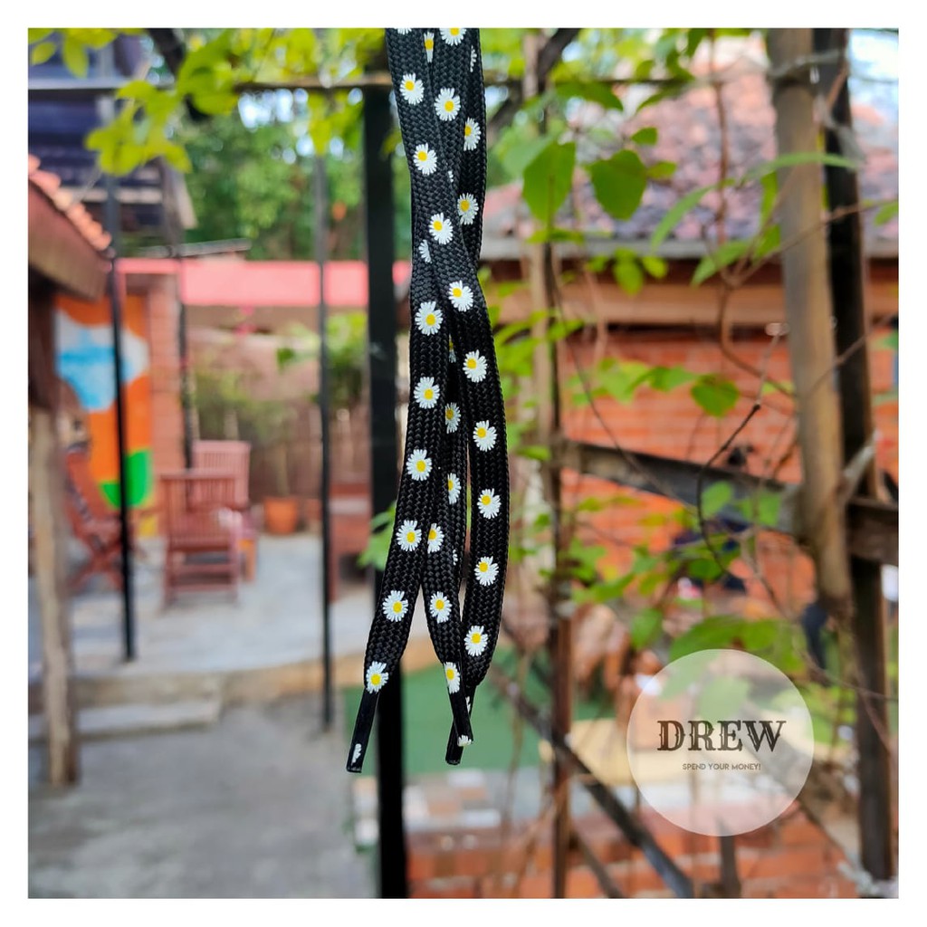 Tali Sepatu Flat Motif Paranoise