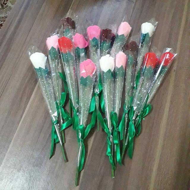 

BUNGA TANGKAI DARI FLANEL