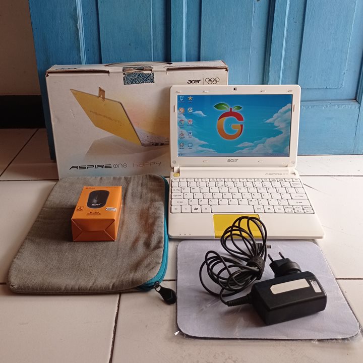 Acer Aspire One Happy 2 Kuning Fullset RAM 2GB Netbook  Second Bekas