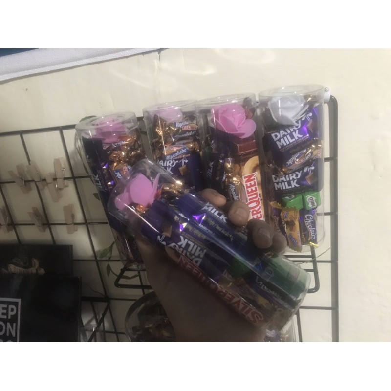 

Paket Coklat Romantis Silverqueen Cadbury