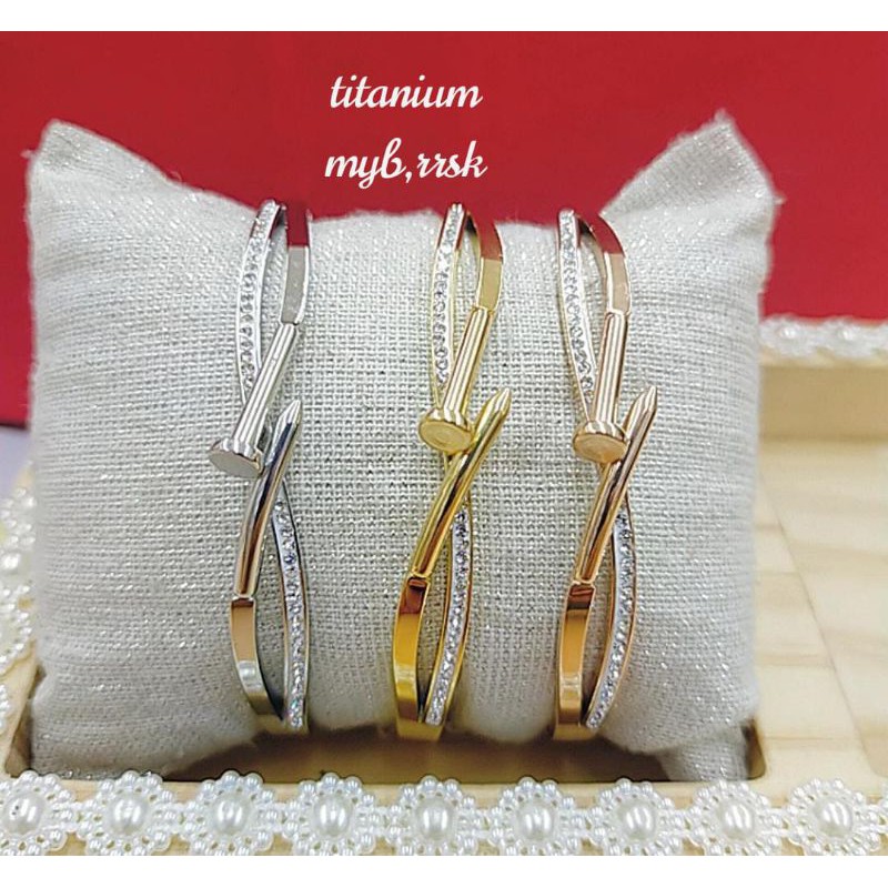 Gelang titanium, tidak luntur, mewah, kilau, cantik,bisa dipake mandi