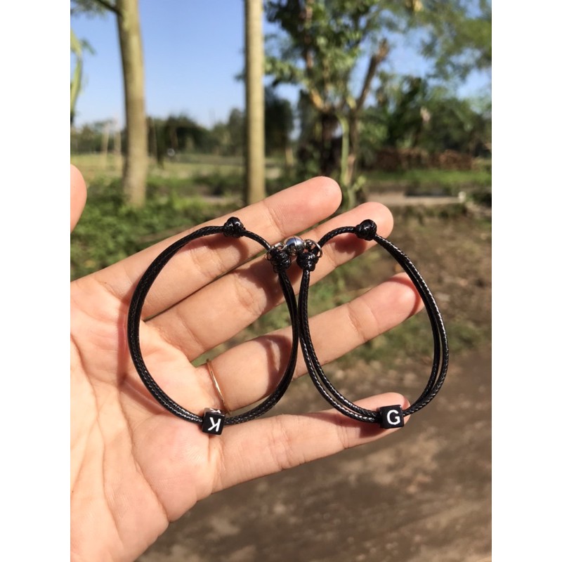 Gelang Magnet Inisial Kubus Hitam / Gelang Magnet Kubus