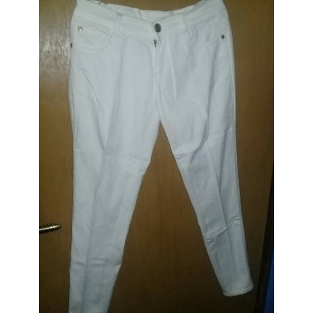 Celana jeans putih prada