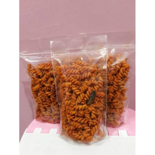 

Makaroni daun jeruk pedas