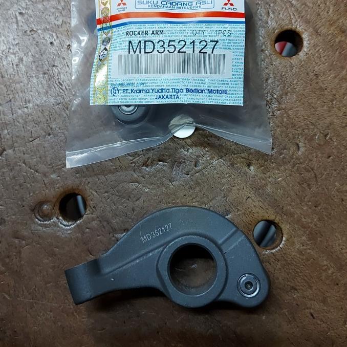 Rocker Arm Pelatuk Klep L200 Strada Mitsubishi L300