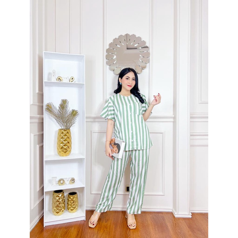 ONESET KANAYA/ONESET MOZA/SETELAN PENDEK KANAYA