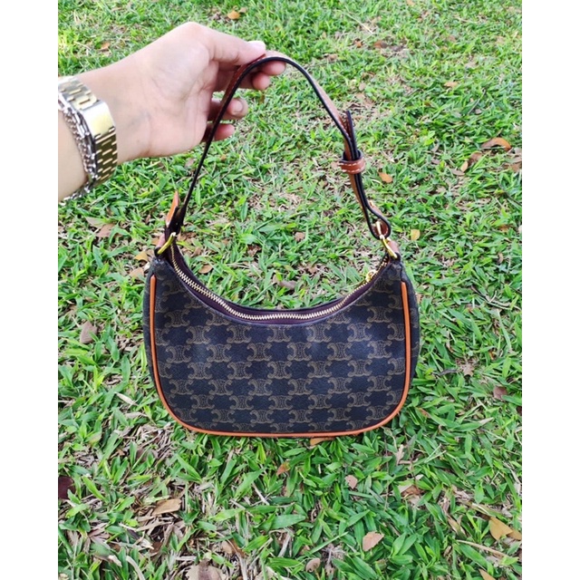Shoulder or hobo bag CELINE NOT AUTH | preloved