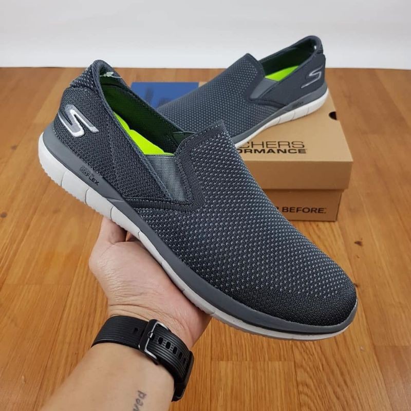 SEPATU PRIA SKECHERS GO FLEX MANUVER MEN