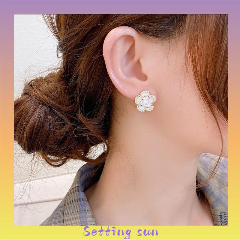 Anting Stud Silver Needle Bentuk Bunga Camellia Gaya Vintage  TN