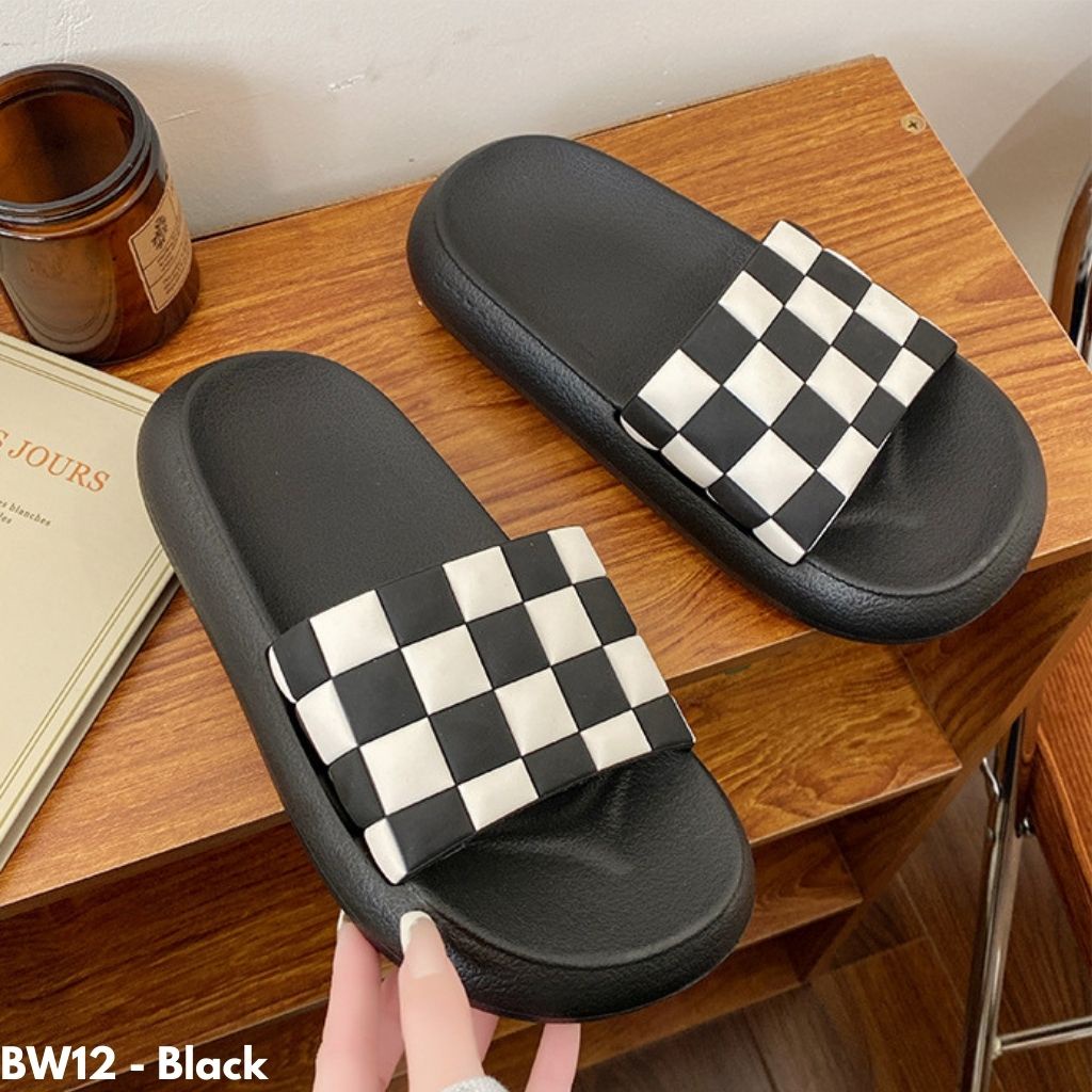 SANDAL SLIDE KOREA WANITA PRIA UNISEX HITAM PUTIH KEKINIAN KEREN ANTI SLIP KARET RUBBER BW12