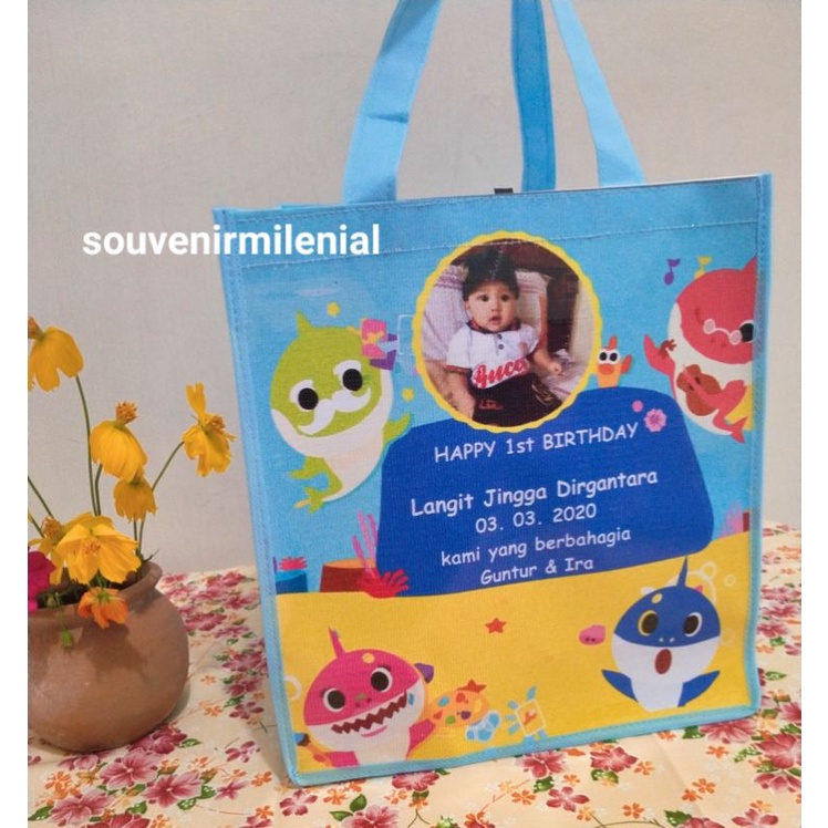 

Tas Ulang Tahun Spunbond