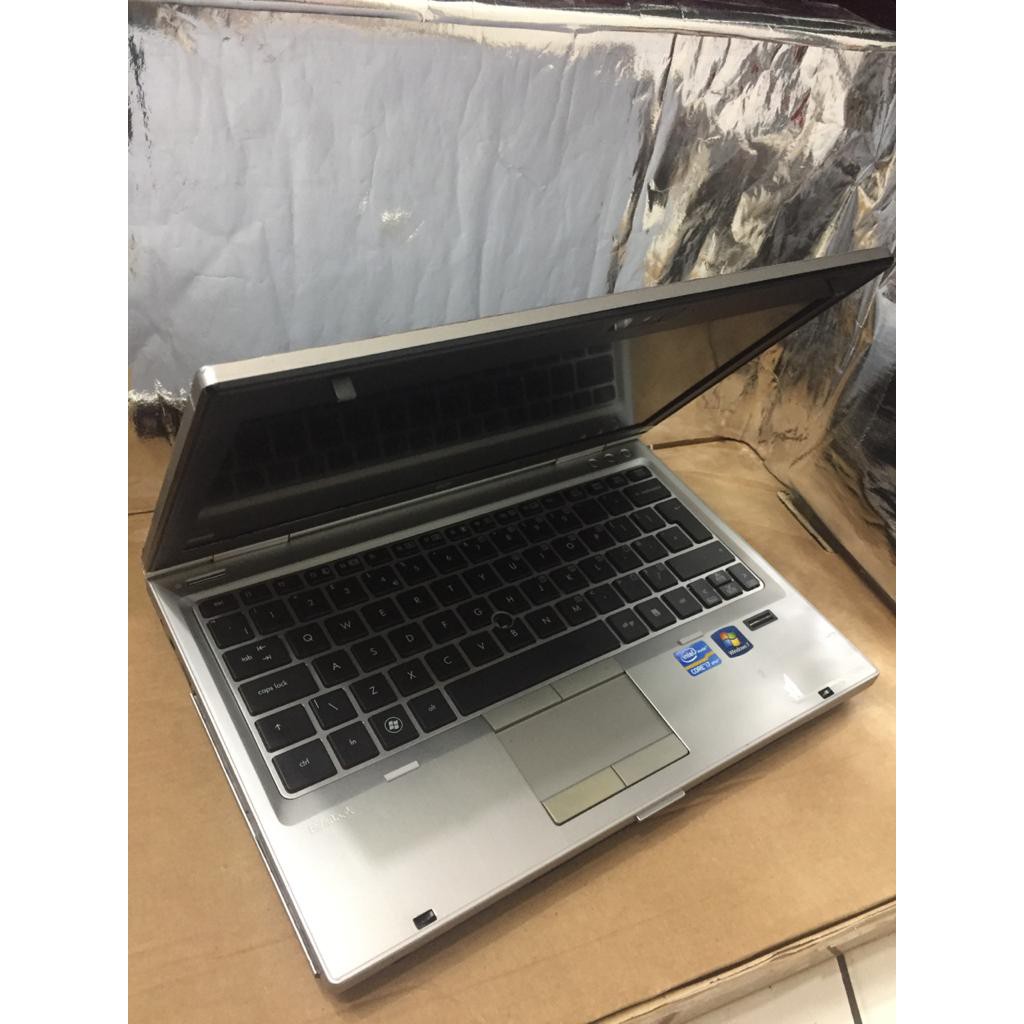 HP ELITEBOOK 2560P  INTEL CORE i7- 2ND GEN 4GB RAM - 320GB HDD