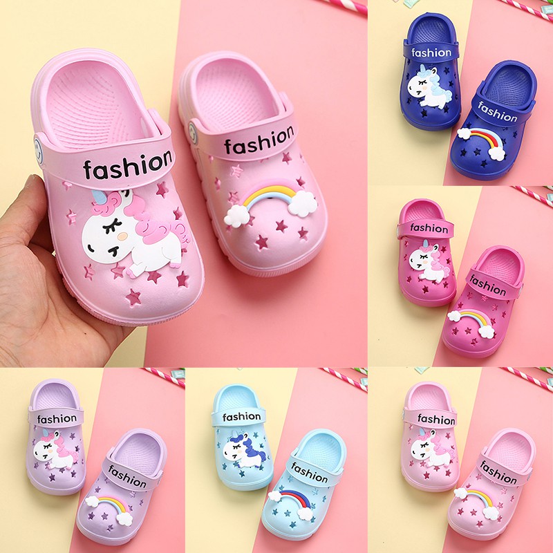 Sepatu Sandal  Bahan Karet  Motif Unicorn  untuk Anak 