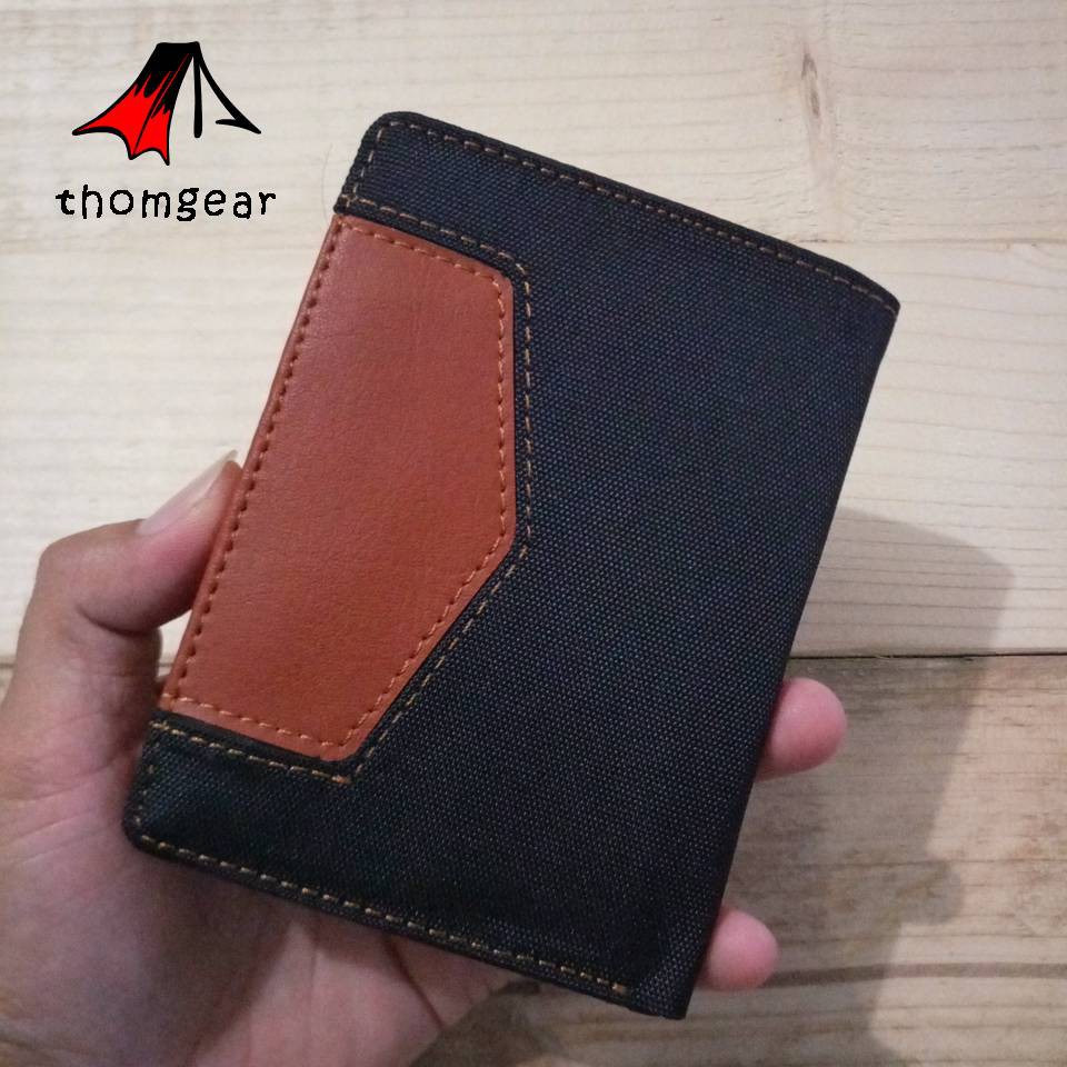 Thomgear Yamitala Dompet Lipat Resleting Outdoor Bahan Kanvas Dan Kulit Sintetis Berkualitas