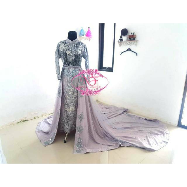WEDDING DRESS EKOR