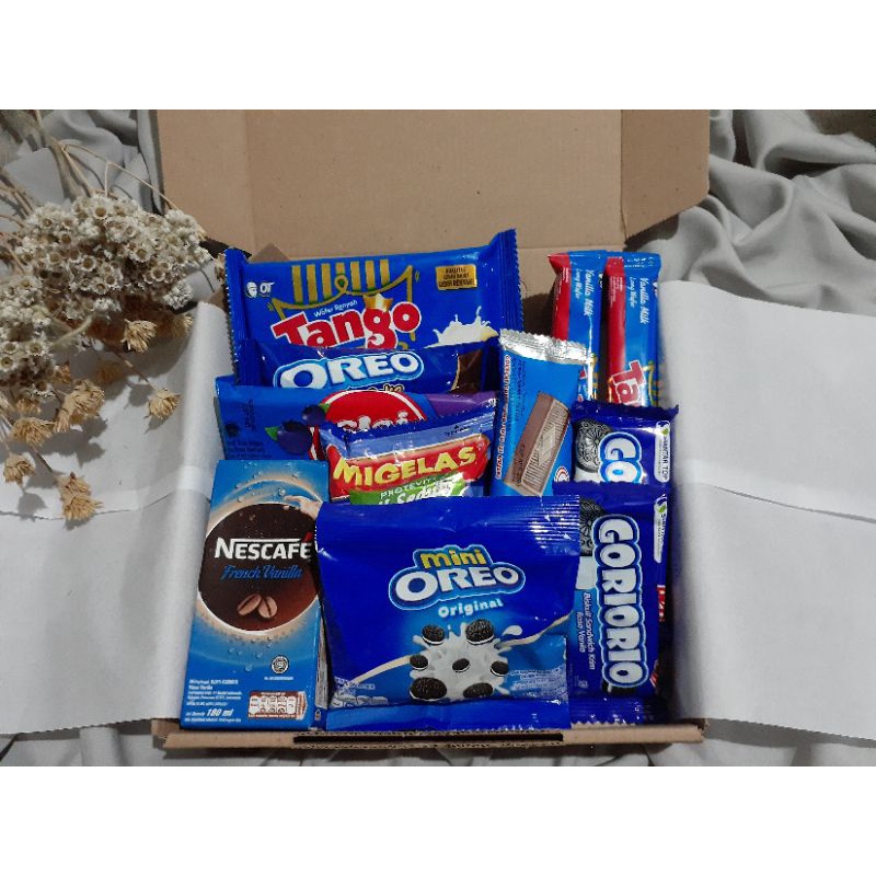 

[SGB-3.25] Snack Box | Tema Biru | Gift Box Biru | Hampers | Gift Box Snack | Hampers Jajan (Free greeting card)