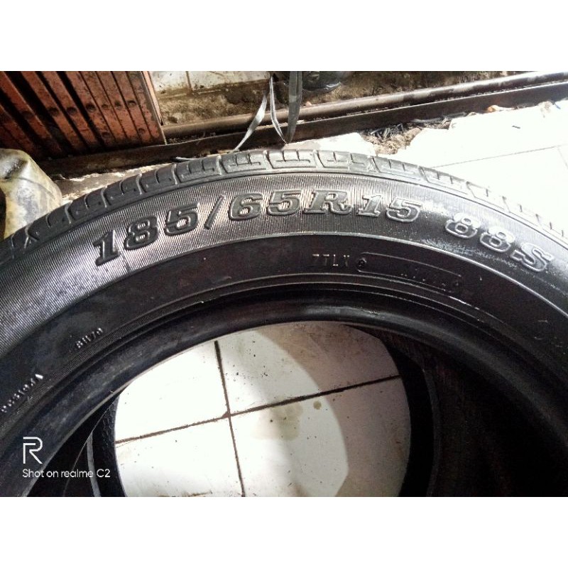 Ban mobil SECOND UKURAN 185/65 R15