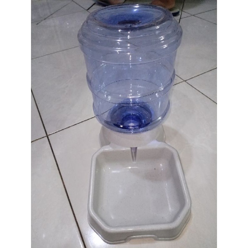 dispenser air water feeder kucing anjing