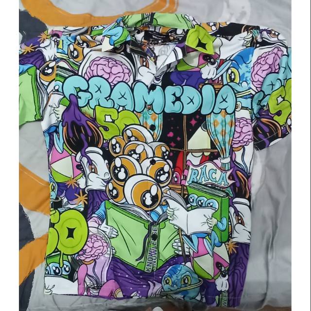 Kemeja Full Print Color Hypebeast Gramedia X Muklay