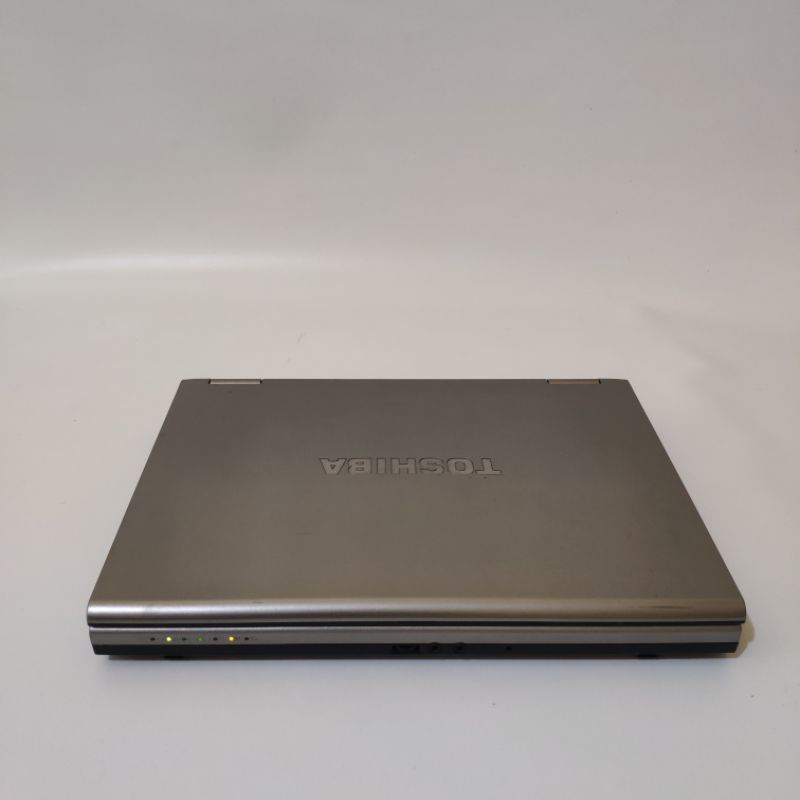 laptop editing Toshiba tecra - ram 4gb - vga Nvidia Quadro - camera