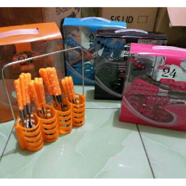 SENDOK GARPU PISAU SET POLKADOT / POLKA  pink, biru,oren, hitam