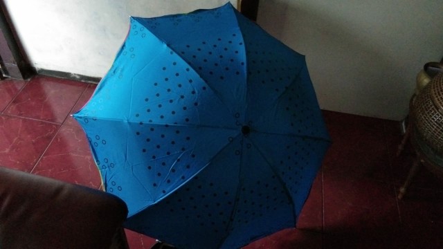 Payung Lipat 4 Karakter Motif Polkadot Ring Anti Uv Merk Osaka - 4008