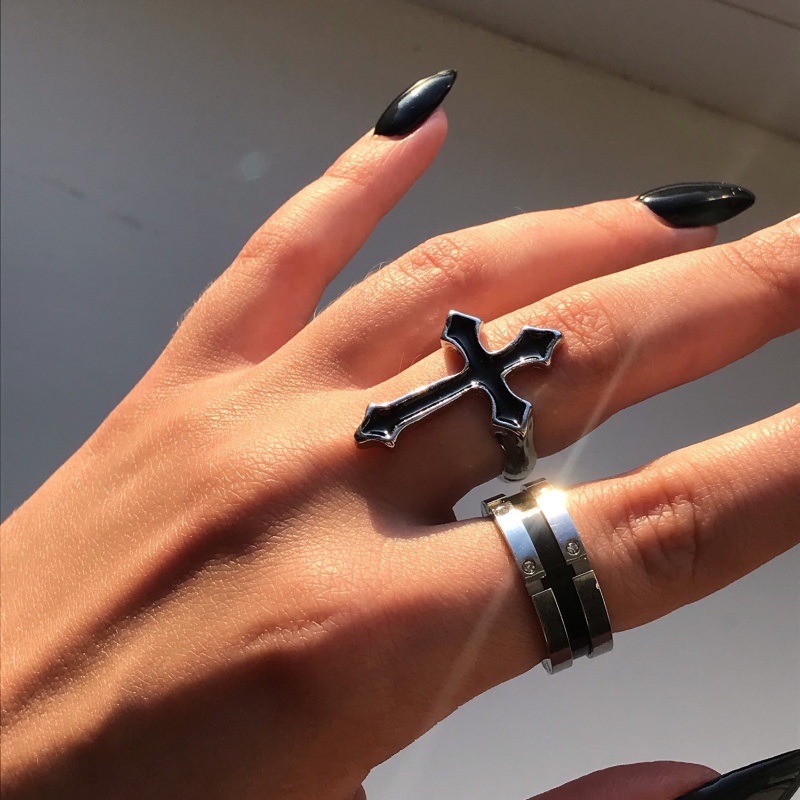 Cincin Model Terbuka Bahan Metal Warna Hitam Gaya Vintage Gothic Untuk Unisex