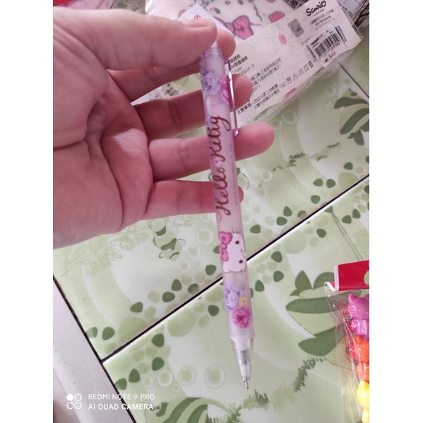 

pensil mekanik hellokitty