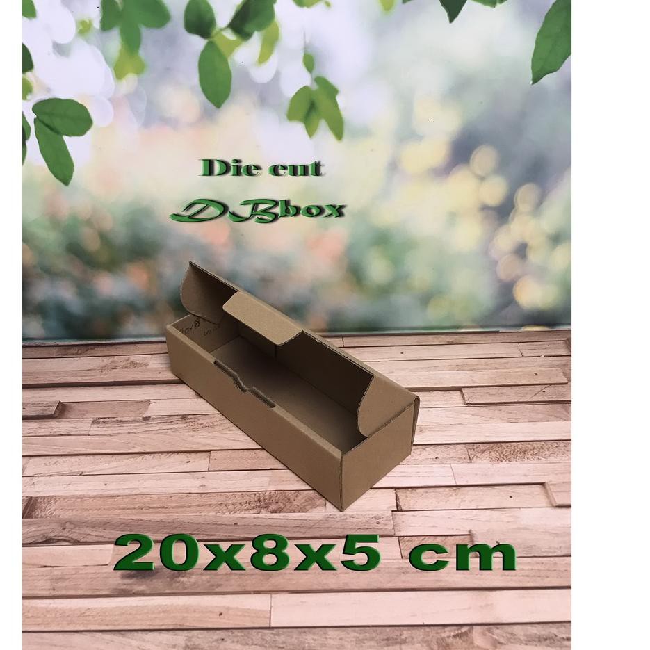

Today!!!! ( 10 pcs ) Kardus uk.20x8x5 cm...Die Cut untuk kotak Aksesoris dll, model box pizza