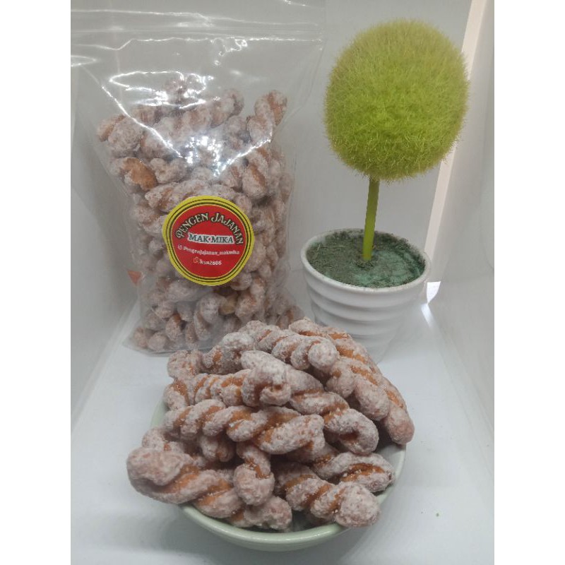 

READY MEDAN| HALAL| ALEN ALEN MANIS, KUE UNTIR UNTIR MANIS, TAMBANG MANIS KEMASAN 250 GR DAN 500 GR, ENAK DAN RAPUH