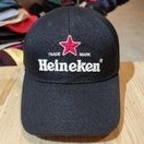 topi heineken cat