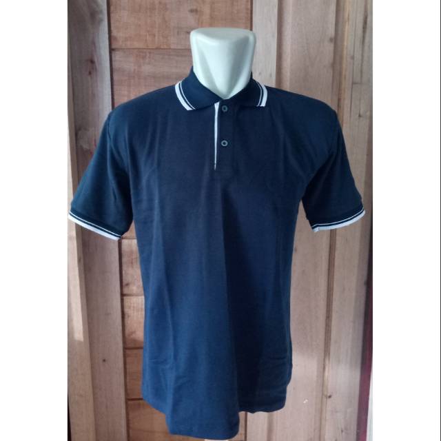 Kaos kerah polo biru dongker