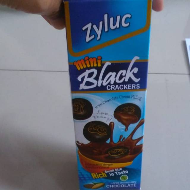 SNACK/CEMILAN ZYLUC MINI BLACK CRACKER, KUE MURAH MOJOKERTO