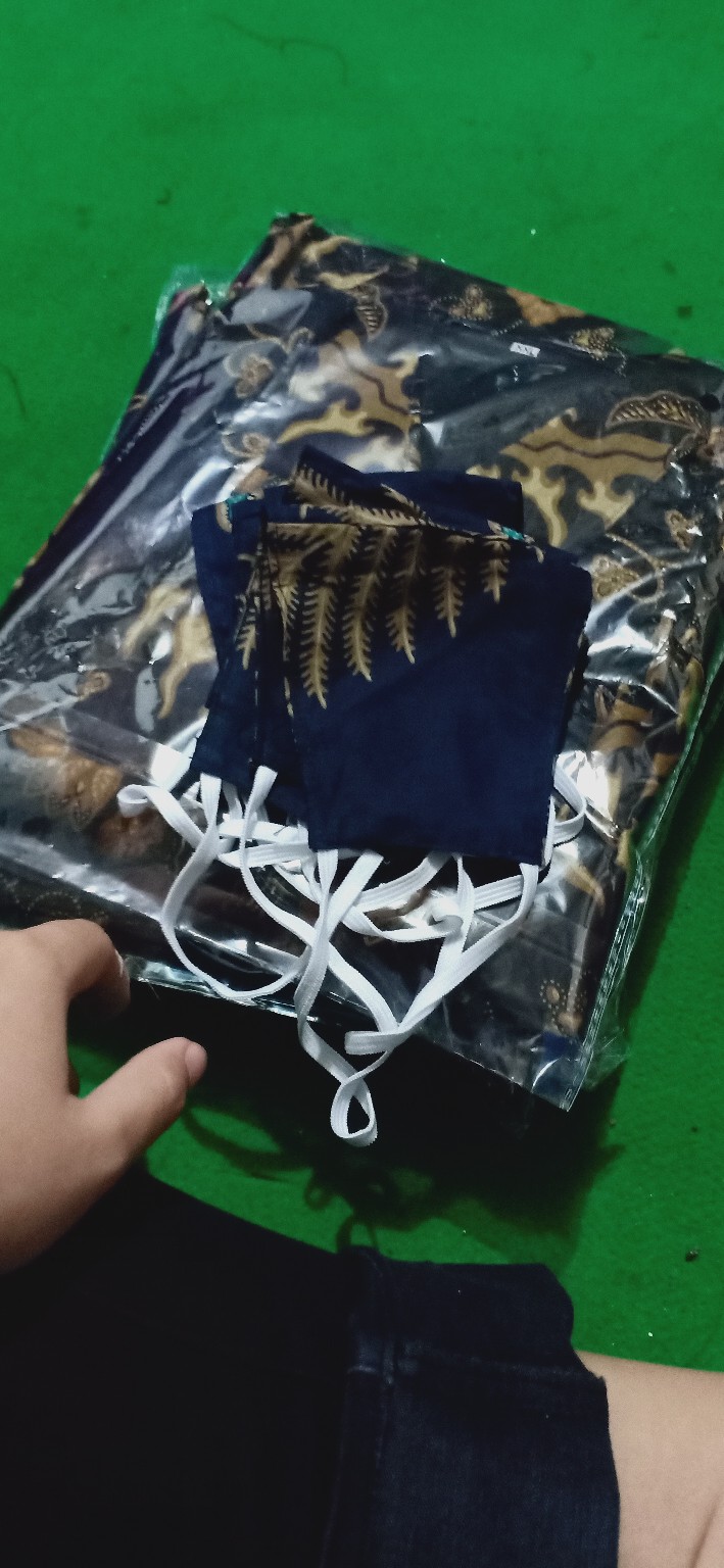 Gareng Warna Dasar Hitam Batik Pria Lengan Panjang Full Furing Batik Katun Solo