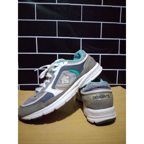 SEPATU SECOND ORIGINAL DESCENTE SNEAKER OF CAROUSELL