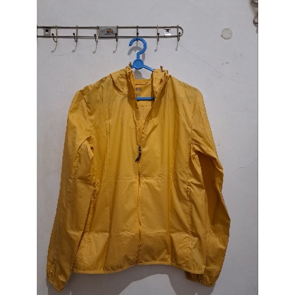 Uniclo jaket parka uv cut