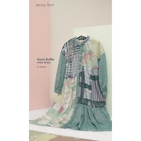 NAMI RUFFLE MAXI DRESS IN GREEN/SIZE S/BENANG JARUM