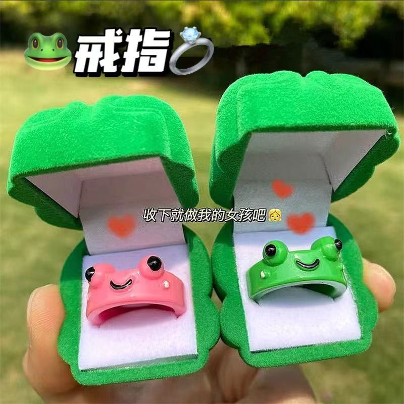 Cincin Bahan Resin Bentuk Kartun Kodok Untuk Pasangan