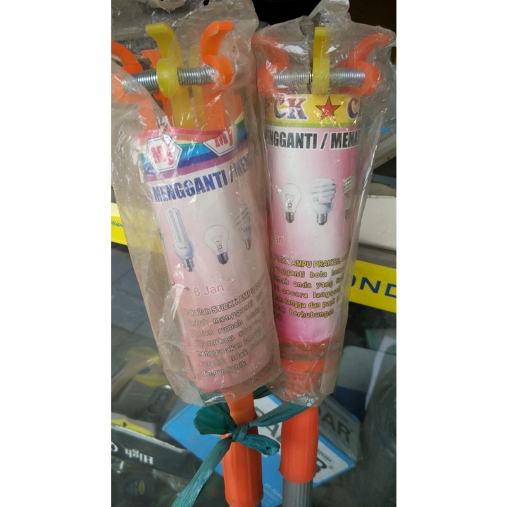 Tongkat Stick Ganti Lampu Alat Bantu Pengganti Bohlam Pasang