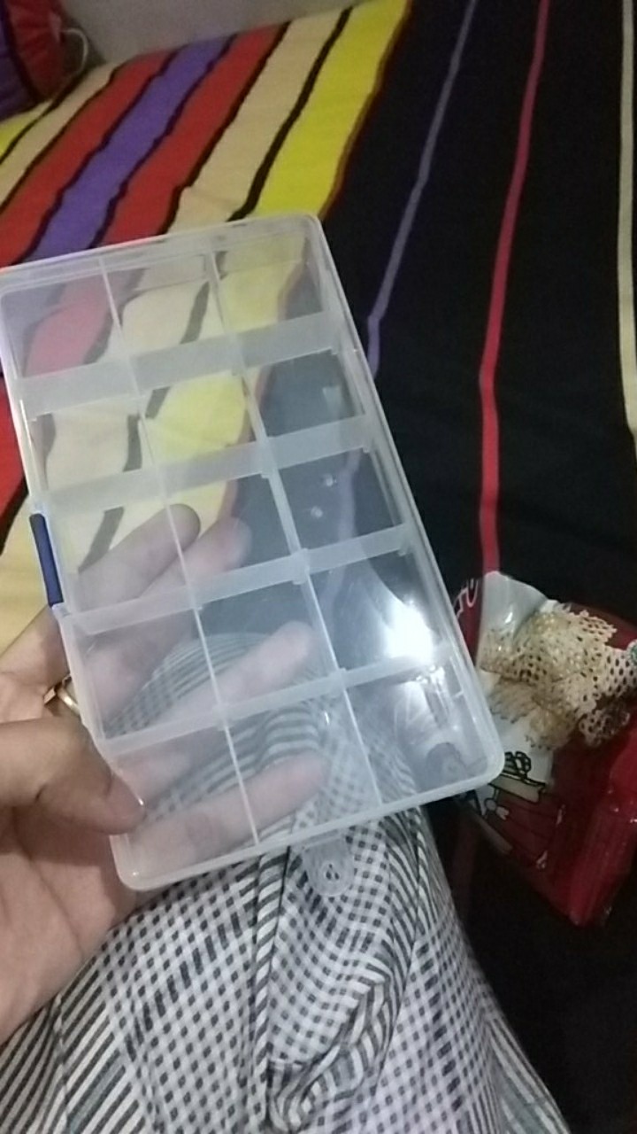 Kotak Plastik 15 Sekat Organizer Perhiasan / Anting/ Manik- Manik