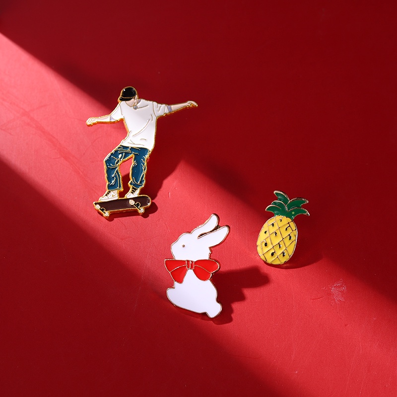 Pin Bros Bentuk Kartun Kelinci Nanas Skater Boy Bahan Metal Untuk Hadiah Teman