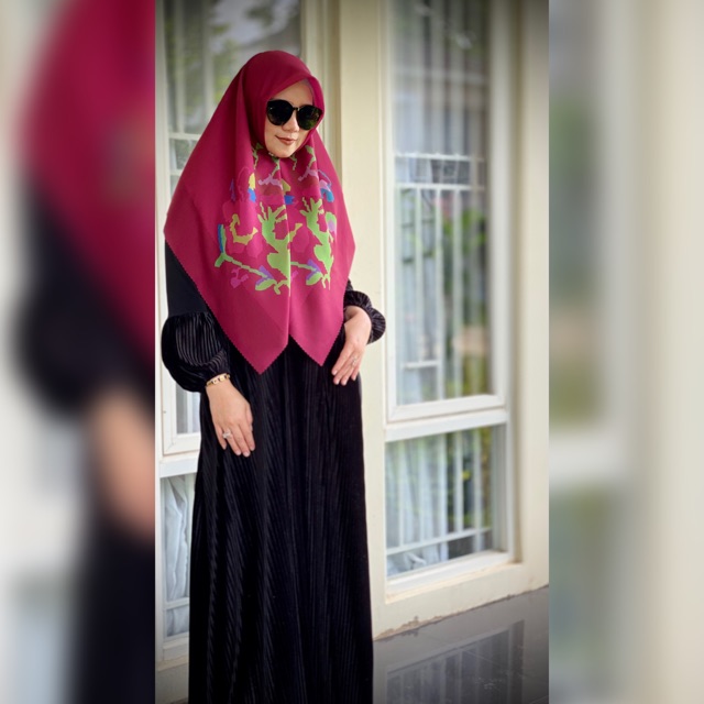 Jilbab Etnik Lagosi in Magenta