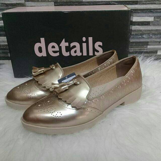 sepatu details