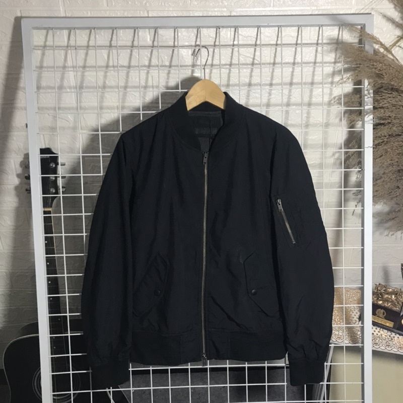 jaket casual bomber uniqlo basic black second original