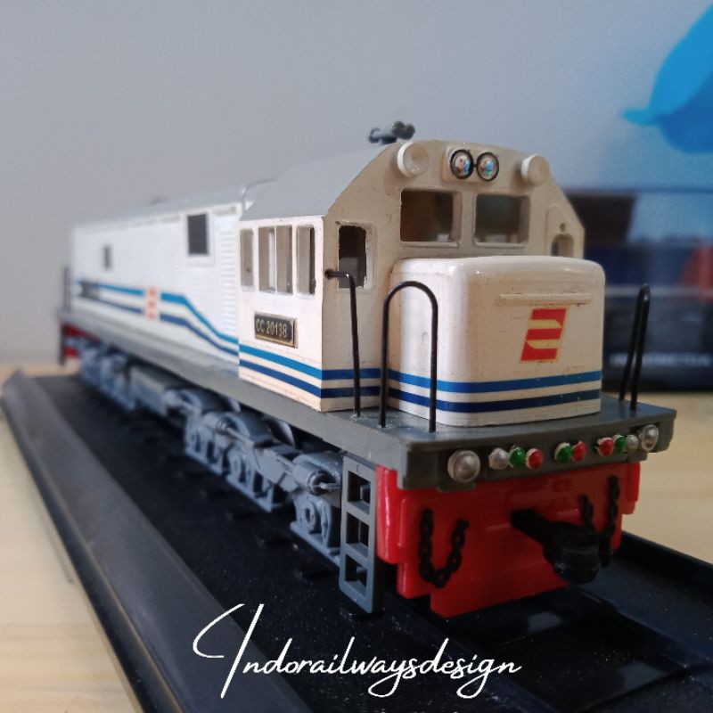 Miniatur Model Lokomotif CC201